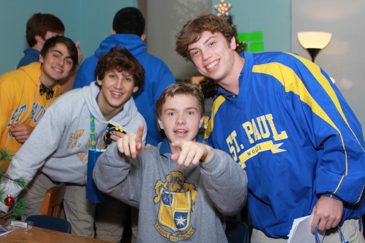 SPSWolfpack's tweet photo. Just one more exam period for @wolfnationsps.  It does appear that our CORE Pack-Mentor Program got a head start celebrating the Christmas season and sharing the peace and love of our Lord, Jesus Christ.  (Photos Carla Barwick, Sam Heap) #InclusiveCommunity #RespectForAllPersons https://t.co/SiVRrf6Fto