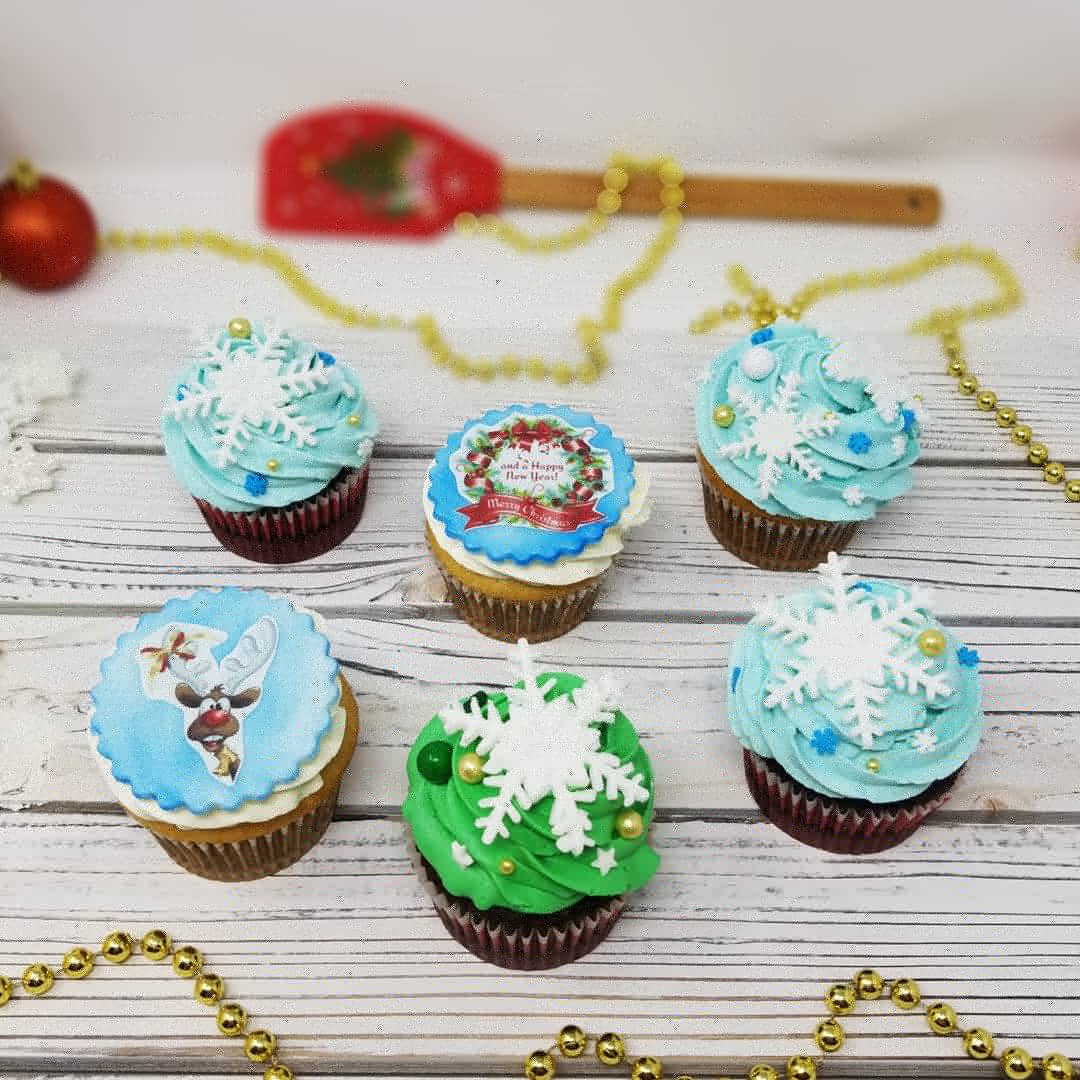 NatikulSweets's tweet image. Christmas cupcakes are a perfect addition to Christmas  party or holiday dinner🧁🎅🎄 #christmasbaking #christmascupcakes #cbcbakingshow #cbcmonthly #holidaycupcakes 
#thegreatcanadianbakingshow  #bakernation