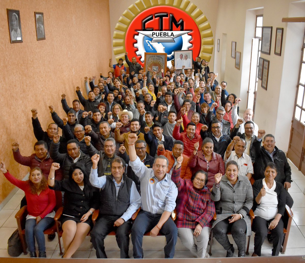 AliadosPuebla's tweet photo. Líderes @CTMPuebla se reúnen con motivo del fin de año y desean a toda la base trabajadora un próspero año 2020 con el apoyo incansable de @CarlosAceves_ y @leobardosoto quienes realizaron un excelente trabajo en este año 2019. @ssotomtz @arturo_sotom @chompissoto @seffh https://t.co/EA4w2I9VnI