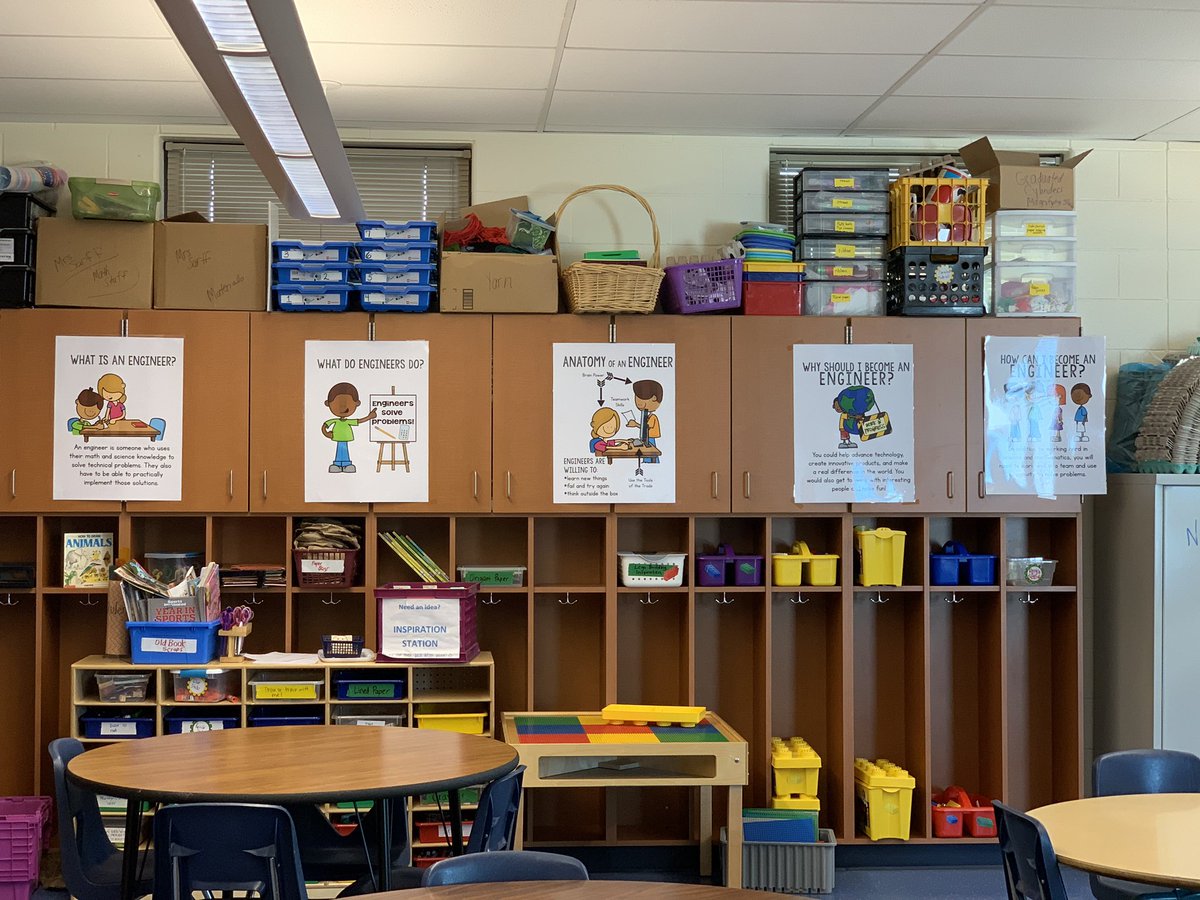 arlamonroe's tweet image. #Waw at Alpha Hart elementary. What a great dedicated maker space @ahlhuskies @tech_cps #WAW  #cpstech