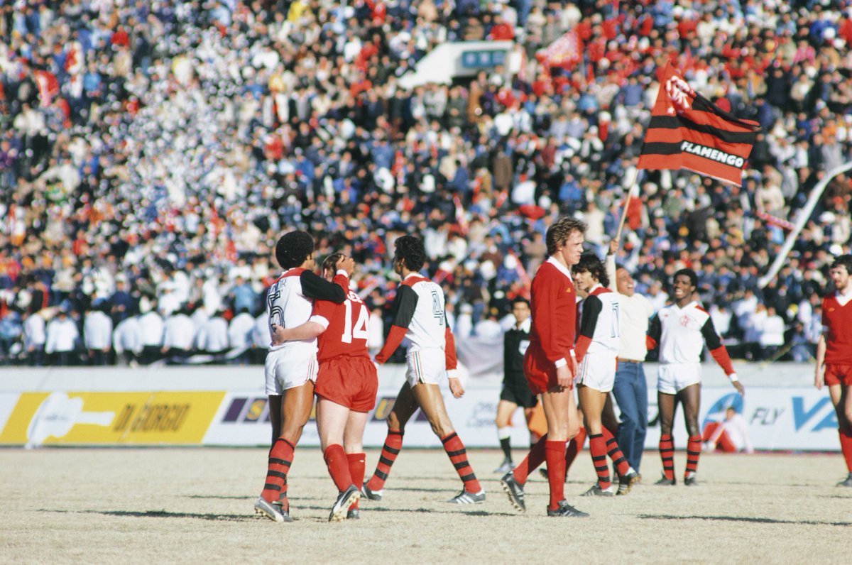 FIFAcom's tweet image. 🎼
“In December of ’81,
"We ran rings around the English,
"3-0 against Liverpool,
"It went down in history.”

💥 The volume at which the @Flamengo fans are chanting this in Doha &amp;amp; Rio is comparable to 🚀 @NASA's Saturn V launch❗️ 'The Nation' is from another planet 🪐

#ClubWC