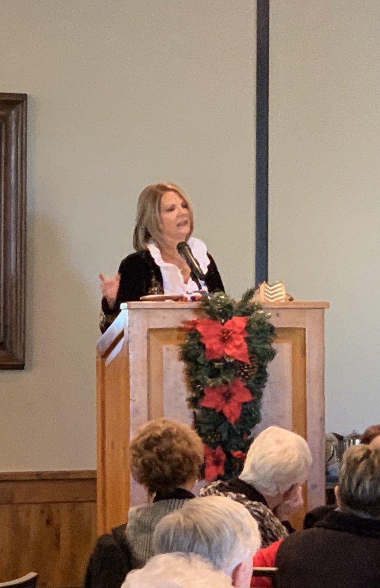 PamKirby's tweet image. WOW!  L👀K at the @PaloVerdeGOPWmn!  There she is again-@kelliwardaz giving the keynote and getting these ladies FIRED UP to WIN in 2020!  #LeadRight #KeepArizonaRed #AZGOP @AZGOP