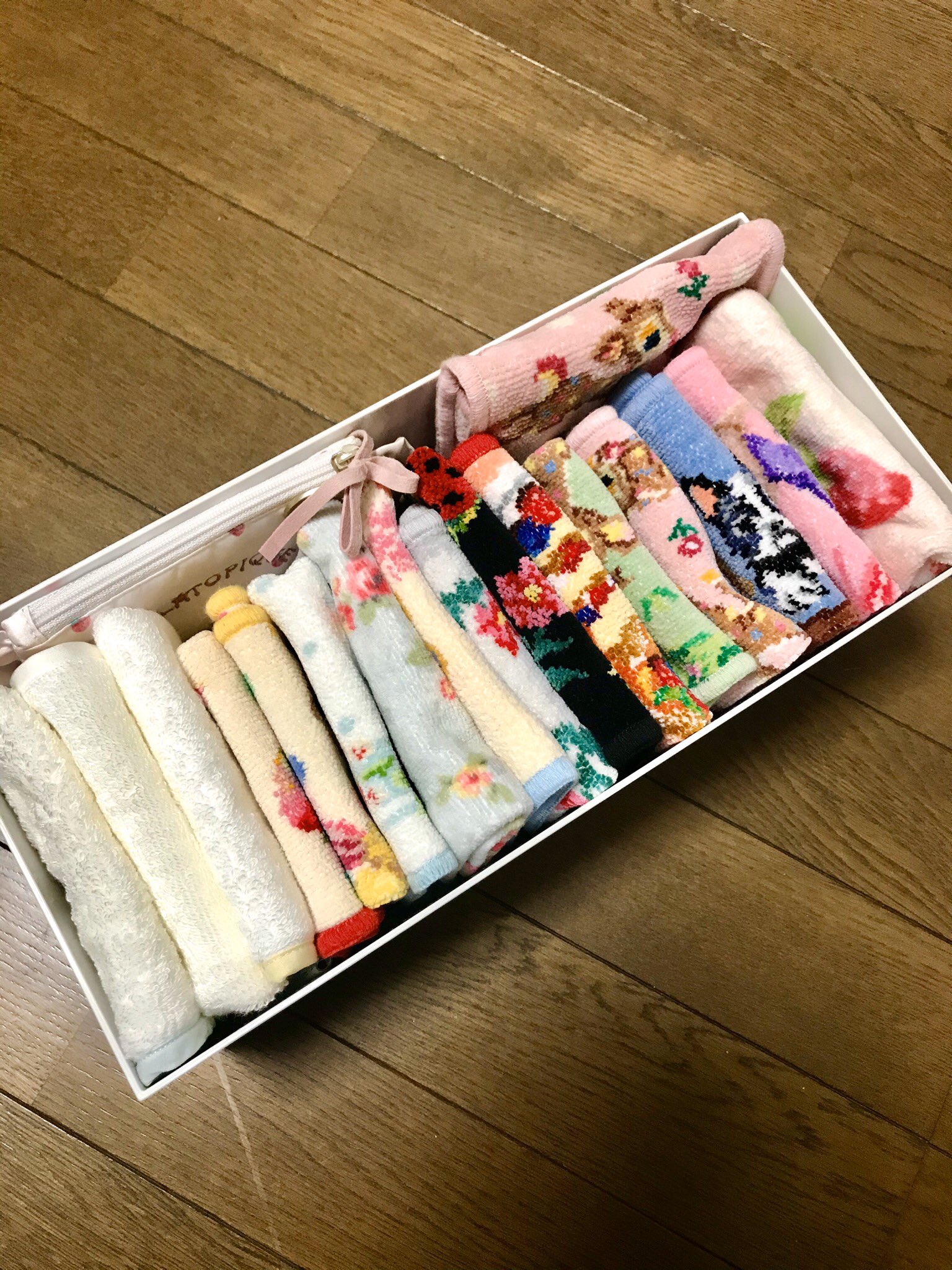 Kurimayo2154 フェイラーのタオルハンカチが沢山になってきて インスタを参考に無印良品のハーフファイルボックスで収まった タオルポーチや ティッシュケースとかも収納できる 引き出しからハンカチが見やすくなった 無印良品週間万歳 無印良品