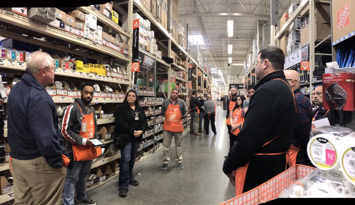 AccAreta's tweet photo. Partnership and Development in the aisles!  🍊Love ! MET TIME @ericbernal01 @SchweitzerRoger @TJones0927 @Margret99053081 @GirardDoesStuff @realbruce58 @CalebCXB61T3 @LBC_Katt @khrystenk @Enrique08996751 https://t.co/zDq70uIA2c