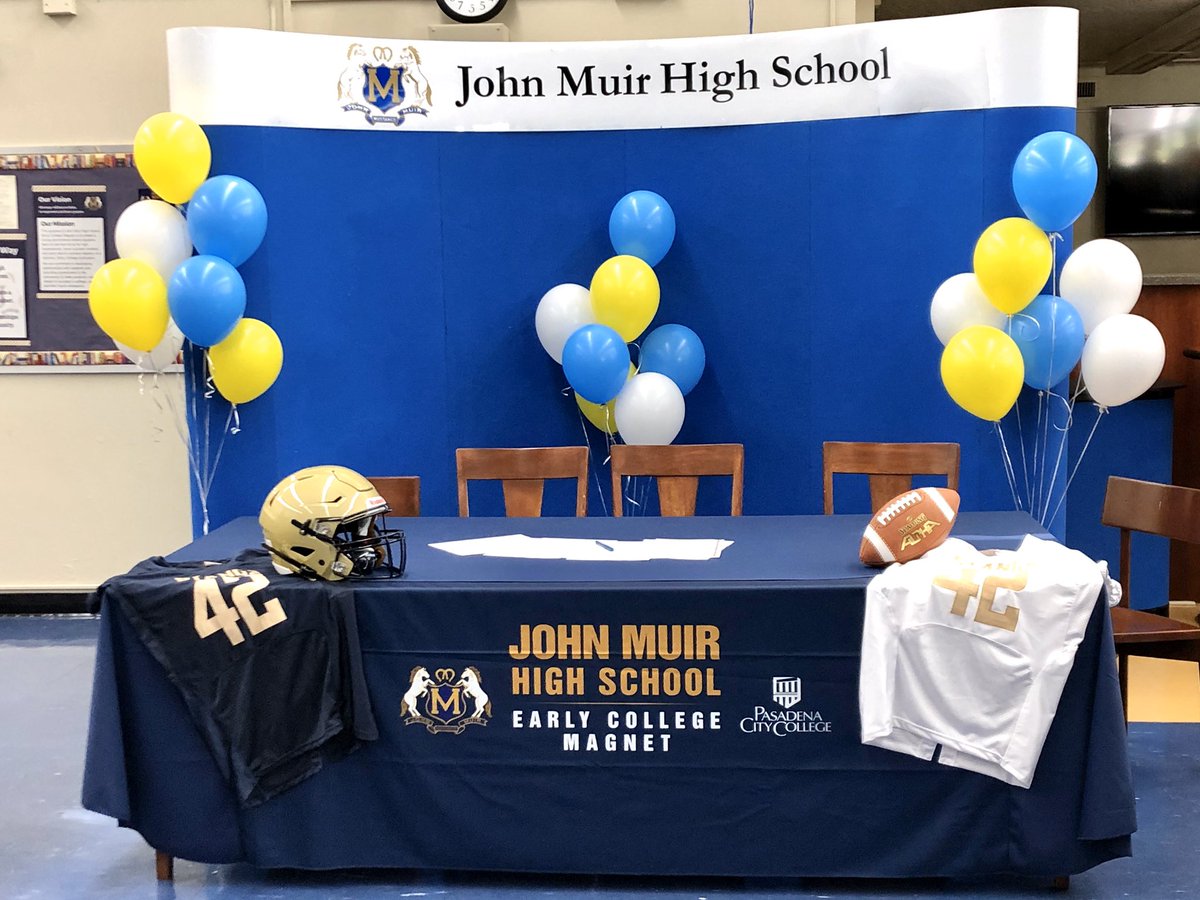 Congratulations @johnhumphrey023 for signing with @UCLA Football. Stang Nation is proud of you. We look forward to seeing you on the football field playing for the Bruins. @PasadenaUnified @pusdmagnets