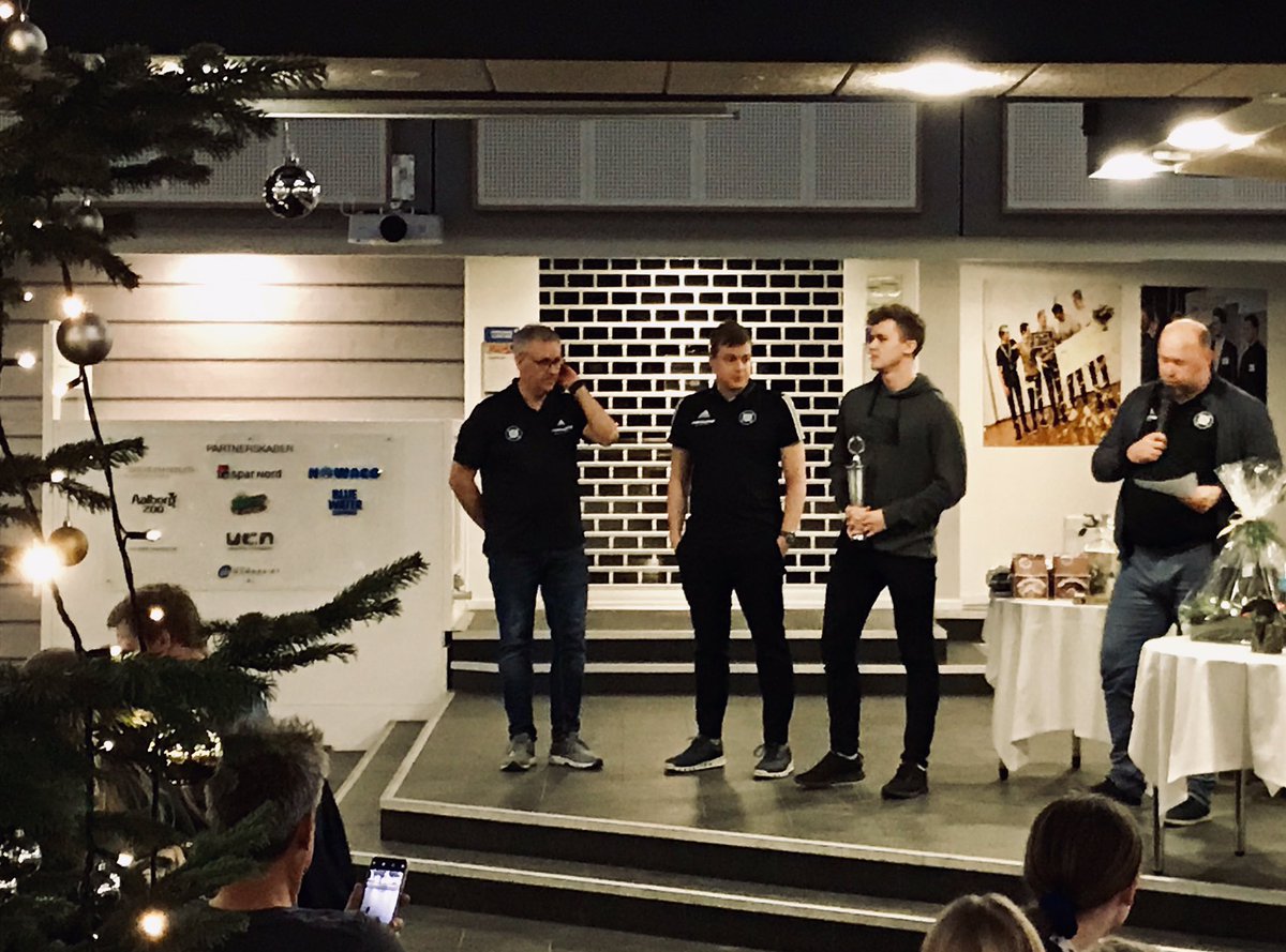 douglas_langley's tweet photo. Straight off the plane and direct to #AalborgSvoemmeklub Christmas Celebration & Awards. Recent team bronze winners of the Danish National Club Short-course Championships celebrated & based on most #FINA pts @langleylaw1 takes the best #Breaststroker Award 👍😁 https://t.co/YV3ww8wRAr