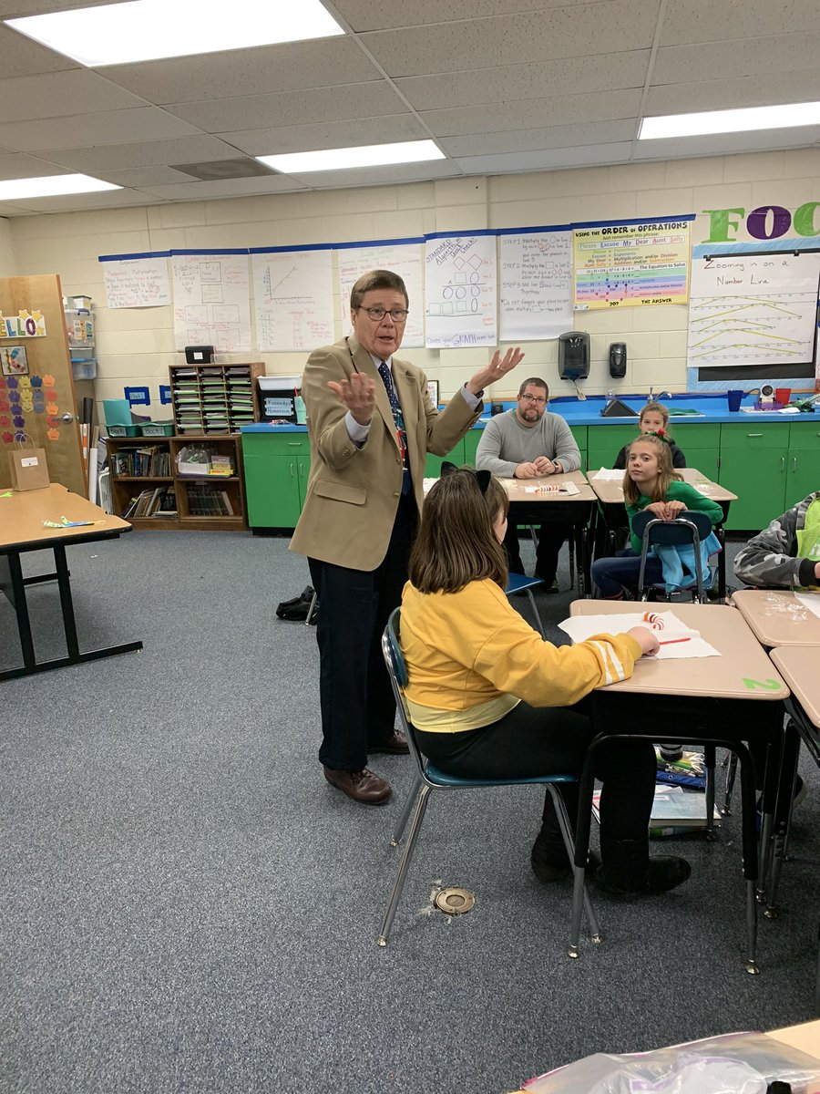APKennedyUPHS's tweet photo. Body systems review week continued today for these @CamScots with candy vertebrae, gummy cartilage, and twizzler spinal cords. Even Dr. Bob got in on the fun! #camscotsproud #5thgraderocks #bodysystems https://t.co/fRc17irgvk