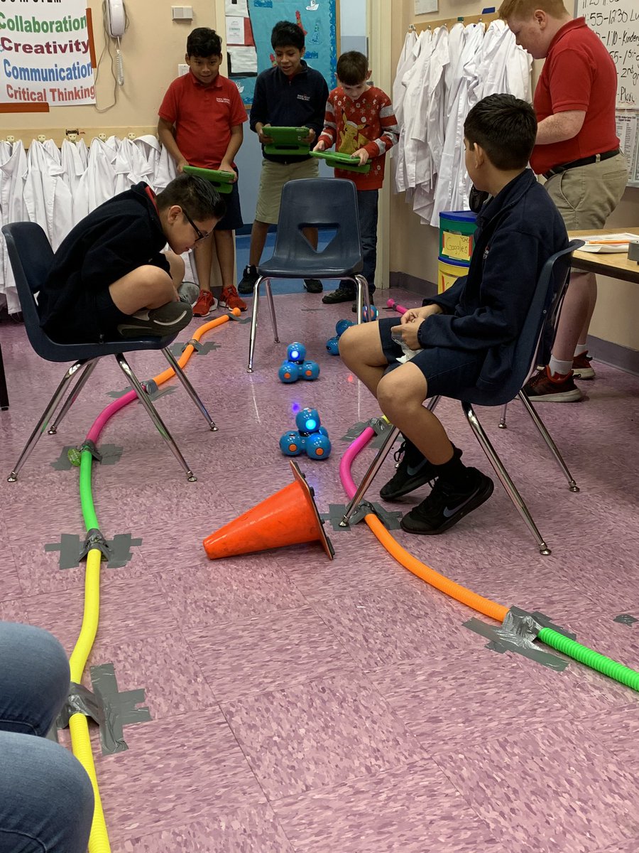 LaraHeath9's tweet image. Robot Races today in leadership were amazing @BonitaCharter #codingcompetitions