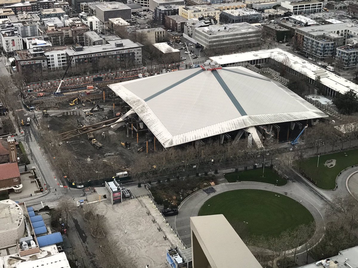 alexey_qz's tweet image. Legendary for dota2 community. KeyArena. #dota2 #keyarena #Seattle