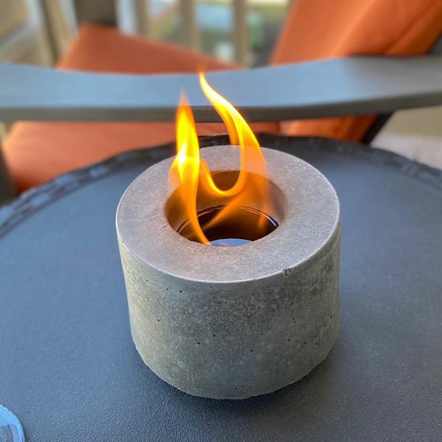 psyne's tweet photo. https://t.co/j8qxdQrWdd Working from home vibes. https://t.co/D9yWtJ6QEe