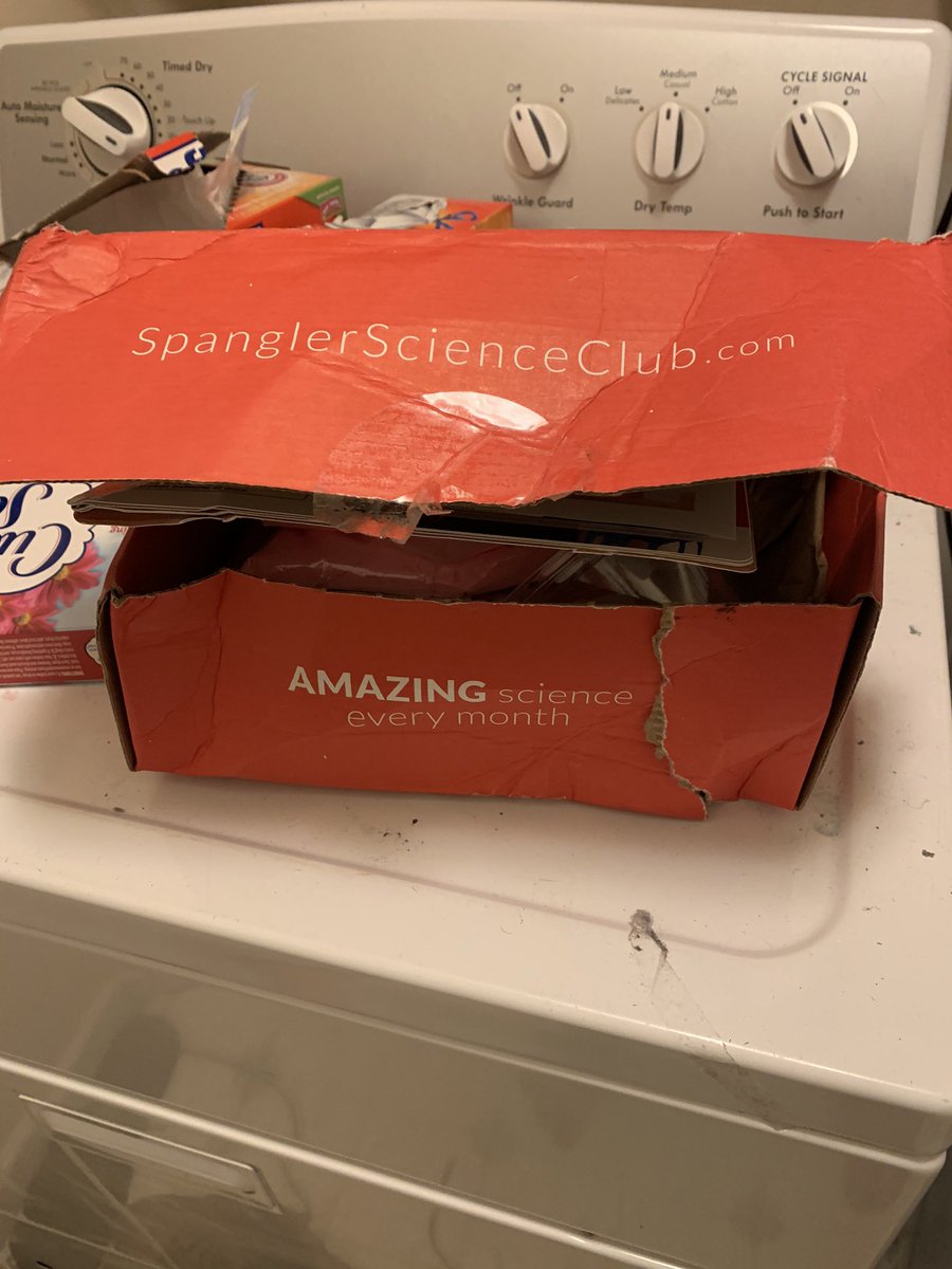 Ladyfree0331's tweet photo. @UPS WTH happened to my package! This exactly how it showed up to my house! Pieces are missing! So much for my daughter’s Christmas present! #thanksfornothing https://t.co/00DK7K323F