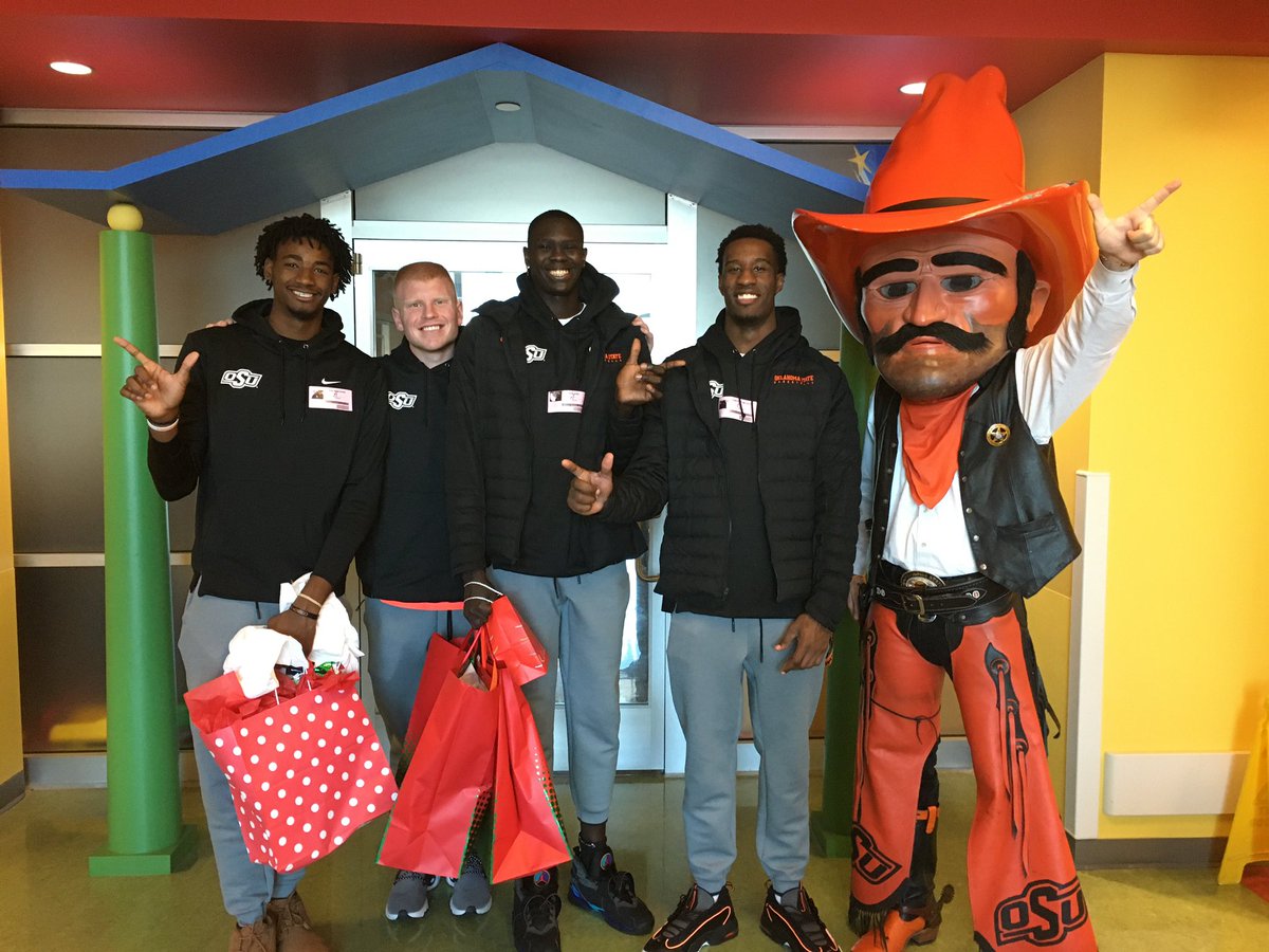 osucvc's tweet photo. Spreading a little holiday cheer at St Francis Children’s with @OSUMBB and America’s favorite mascot! @OSUPistolPete https://t.co/3xlYRRSruz