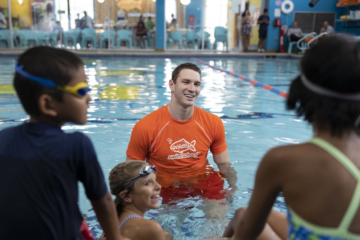 ryan_f_murphy's tweet photo. ❗REMINDER❗ Less than 2 WEEKS left for your chance to win an EXCLUSIVE swim lesson WITH ME for you & 3 of your friends. Visit @goldfishswim to make a donation to the @SwimFoundation Make a Splash Initiative & #GiftTheGoldMedalExperience! #Sponsor #GSSPartner #FloatItForward https://t.co/XppgEx8Ke8
