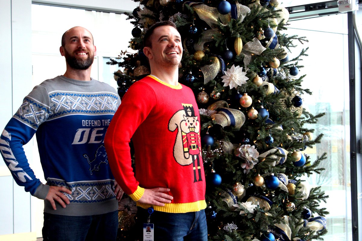 sanford_complex's tweet image. Wear your ugliest holiday sweater to the @SDCoyotesMBB vs. @UNC_BearsMBB game this Friday! Participants will be given a stamp on their ticket receipts &amp;amp; entered in a drawing to win special prizes to @BlueRockSF, @greatshotsgolf or a pair of tickets to see @coleswindell on 3/25!