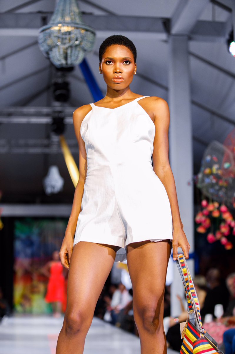 Collection_Moda's tweet photo. We’re crushin! 😻😻 #WCW ♥️ @dianne.o.brown wearing Kimone Baptiste on the #MoDARunway #TB
📸 x @jonsouthy
#TheCollectionMoDA
#Fashion #Art #Lifestyle
#MoDASeries https://t.co/G36hhTXQP4