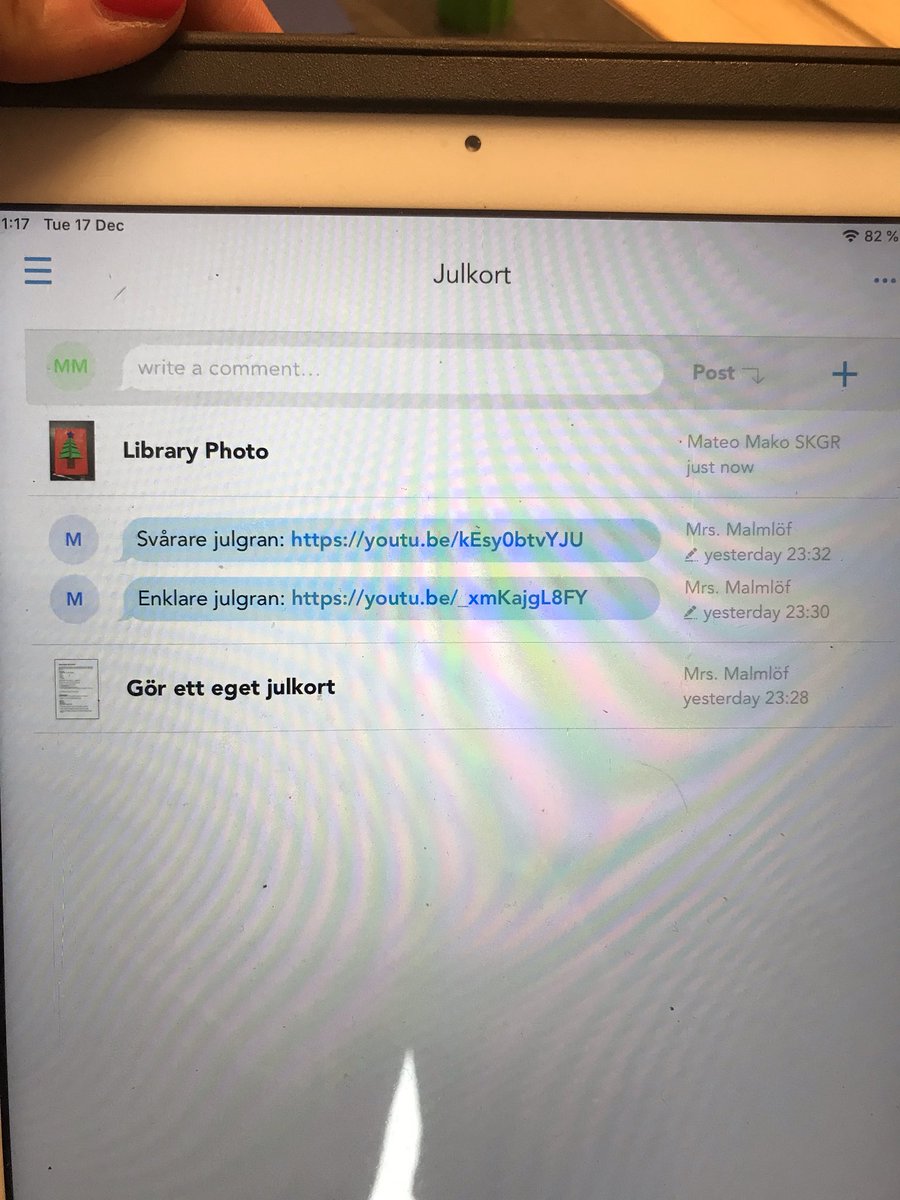 MalinM14's tweet photo. I år fick eleverna följa instruktionsfilmer för att göra sina julkort. Svårt i början tyckte en del men alla lyckades till slut 😍 #character @stenkulaskolan https://t.co/74uGHbOReP
