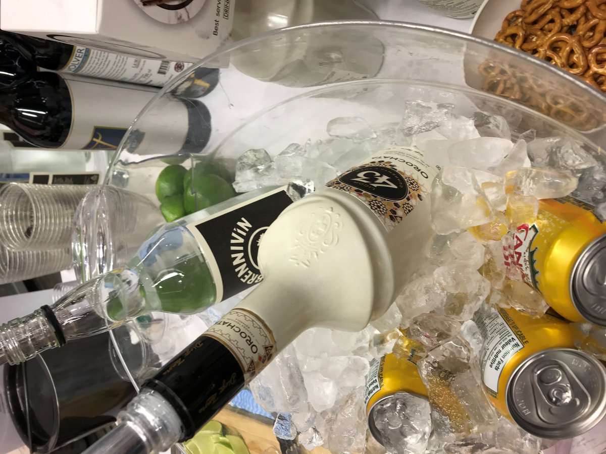 CSWS_MB's tweet photo. #TastingAlert 🚨 We are @LiquorMarts Grand Park until 6PM pouring @licor43_es Orochata, @BrennivinUSA, tonic & lime and @BodegasVolver 100% Tempranillo. Receive a free double rocks glass with a purchase of Orochata! Happy #HumpDay! #FreeTasting #ChristopherStewart https://t.co/ShXiQfLjdb