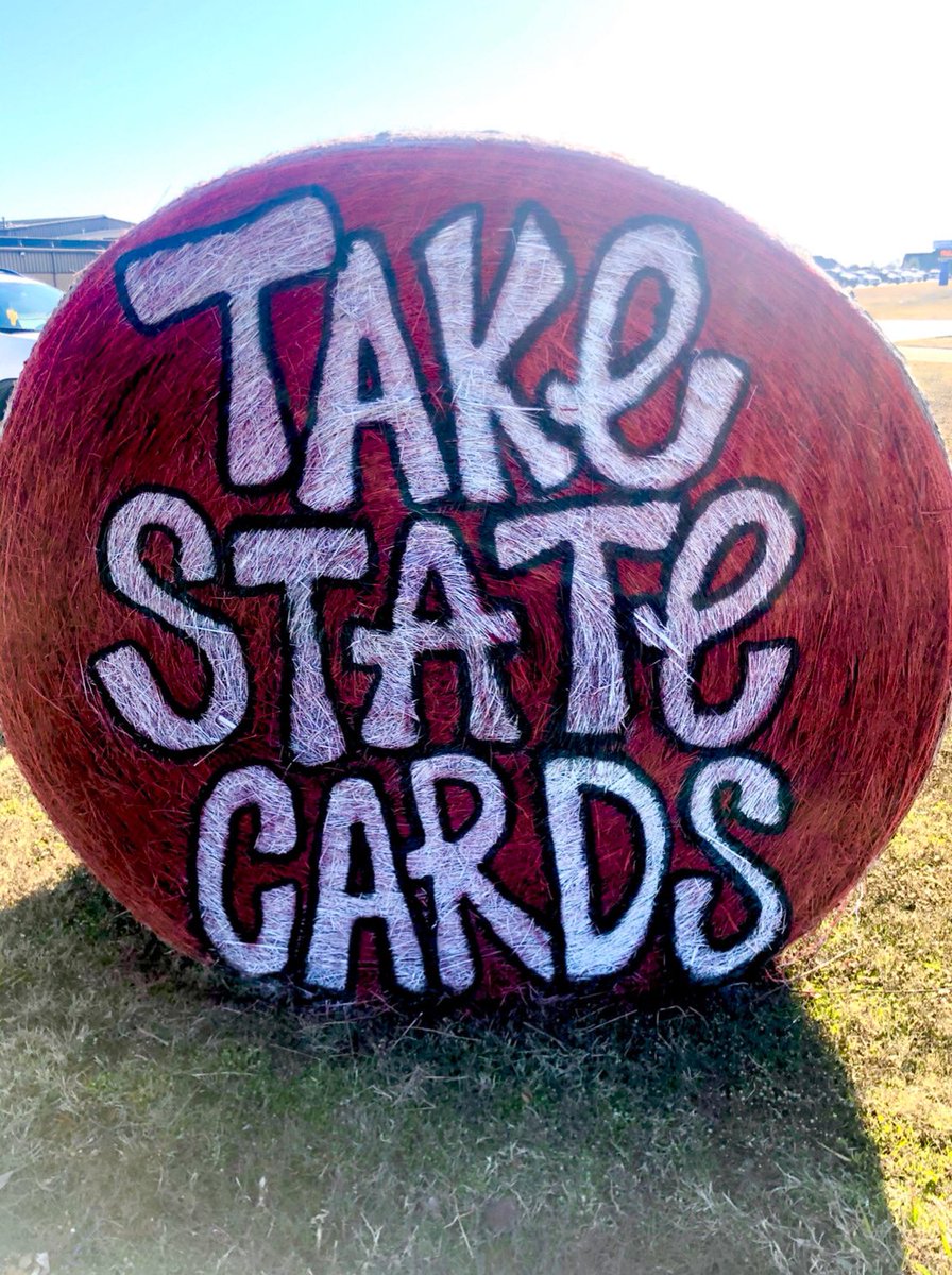jillmsiler's tweet photo. You know youโre in a great place when hay bales are an integral part of Friday Night Lights! ๐๐๐ And some love to our #GraysonCo neighbors, @pottsboroisd ๐๐ป #StateBound #UILState #takestate https://t.co/Cdzk1xVXMN