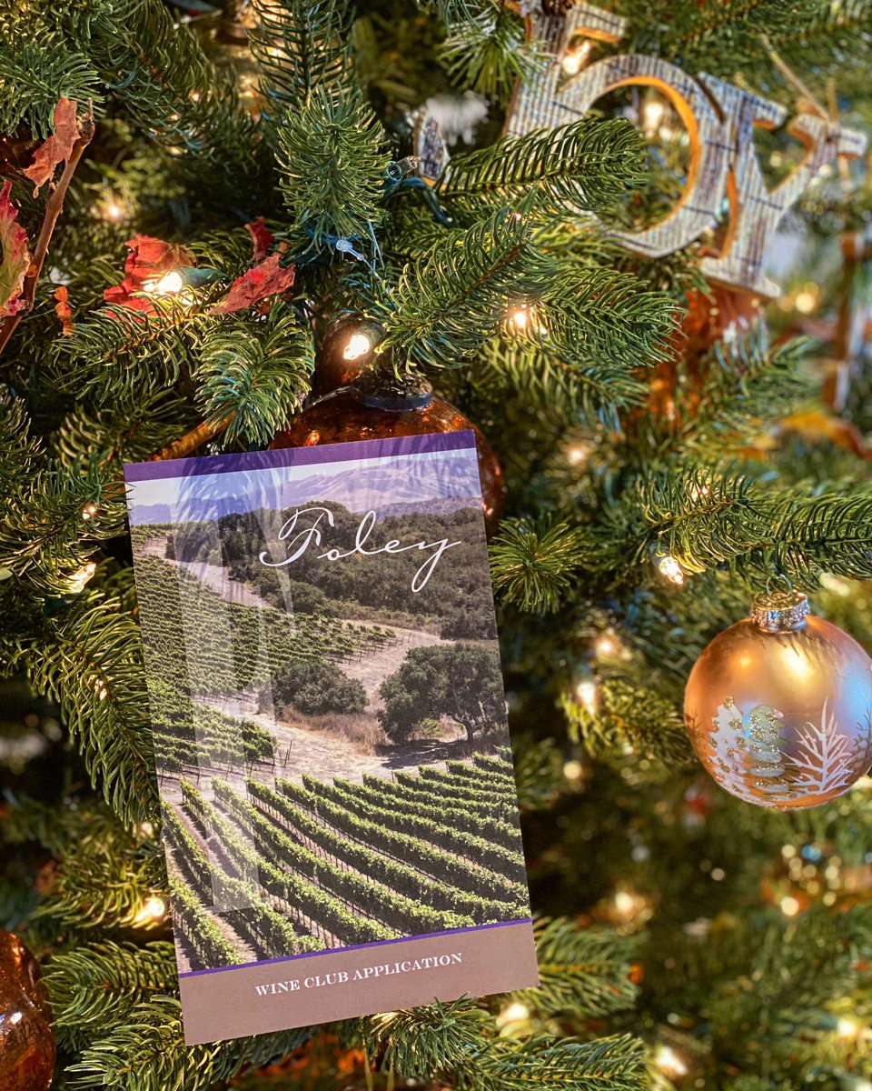 Give the gift that keeps giving this holiday season! The Foley Estates Wine Club Membership 🥰 Call us today at (805) 837-6222 ext. 1 to get set up today!