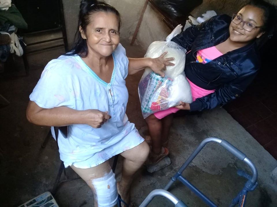 #NicaraguaAlegríaYCariño

Promotoria Solidaria realizo esta mañana entrega de Paquetes alimenticios a madres de Héroes y Mártires del distrito I de #Diriamba, #Carazo.