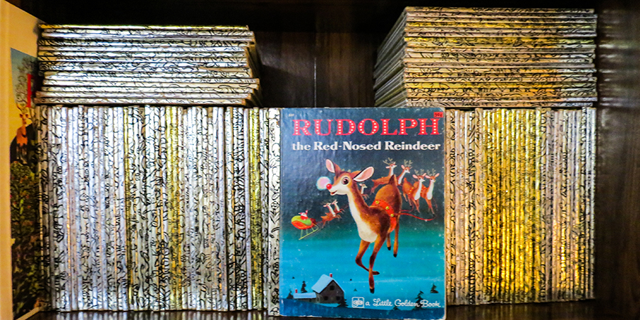 OldPicket's tweet photo. It's time to revisit some of your favorite holiday books to get in the spirit.
#littlegoldenbooks #littlegolden #christmasbooks https://t.co/Psg4wfV2Kr