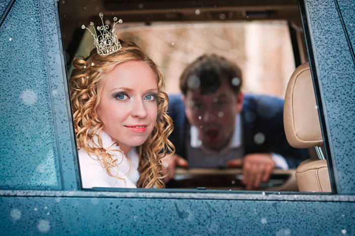binjpipe's tweet photo. Coming to Binjpipe on Dec. 19th: I Lyfted a Princess.
“A ride-share driver must transport a winter monarch during peak mystical hours.” https://t.co/shURcxaTLM