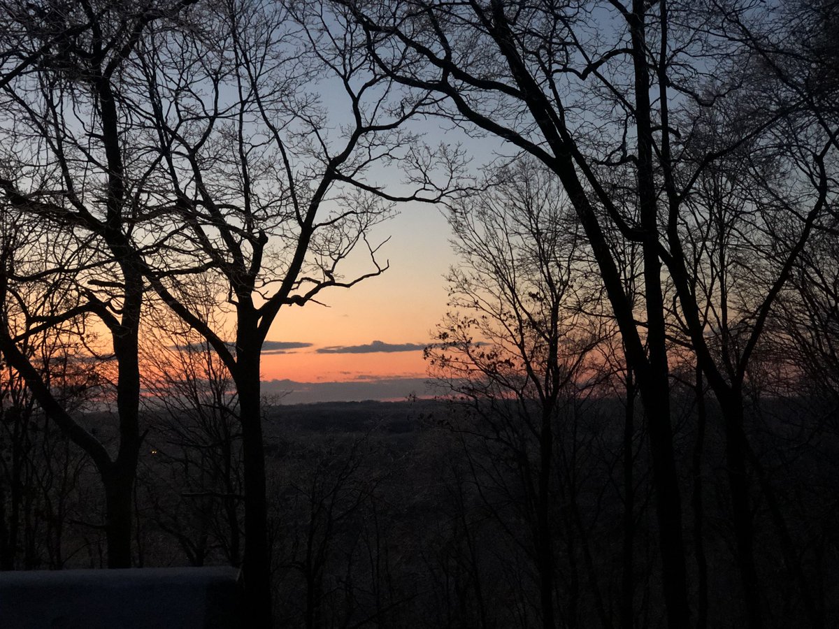 hshaw9's tweet photo. Sunset over the icy branches of Killingworth. @NBCConnecticut @bobmaxon @ryanhanrahan https://t.co/aoG5bErN5F