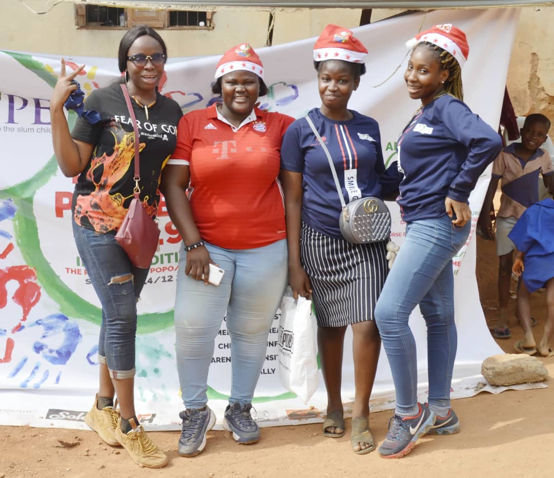 wbamzyoriginals's tweet photo. Volunteering is a thing of Joy
Pictures from last Saturday at Popo Yemoja, Ibadan
Giving back to the slum
#thegiveproject #givebacktotheslumchild  @tgpfamily https://t.co/bLWpdX3ofq