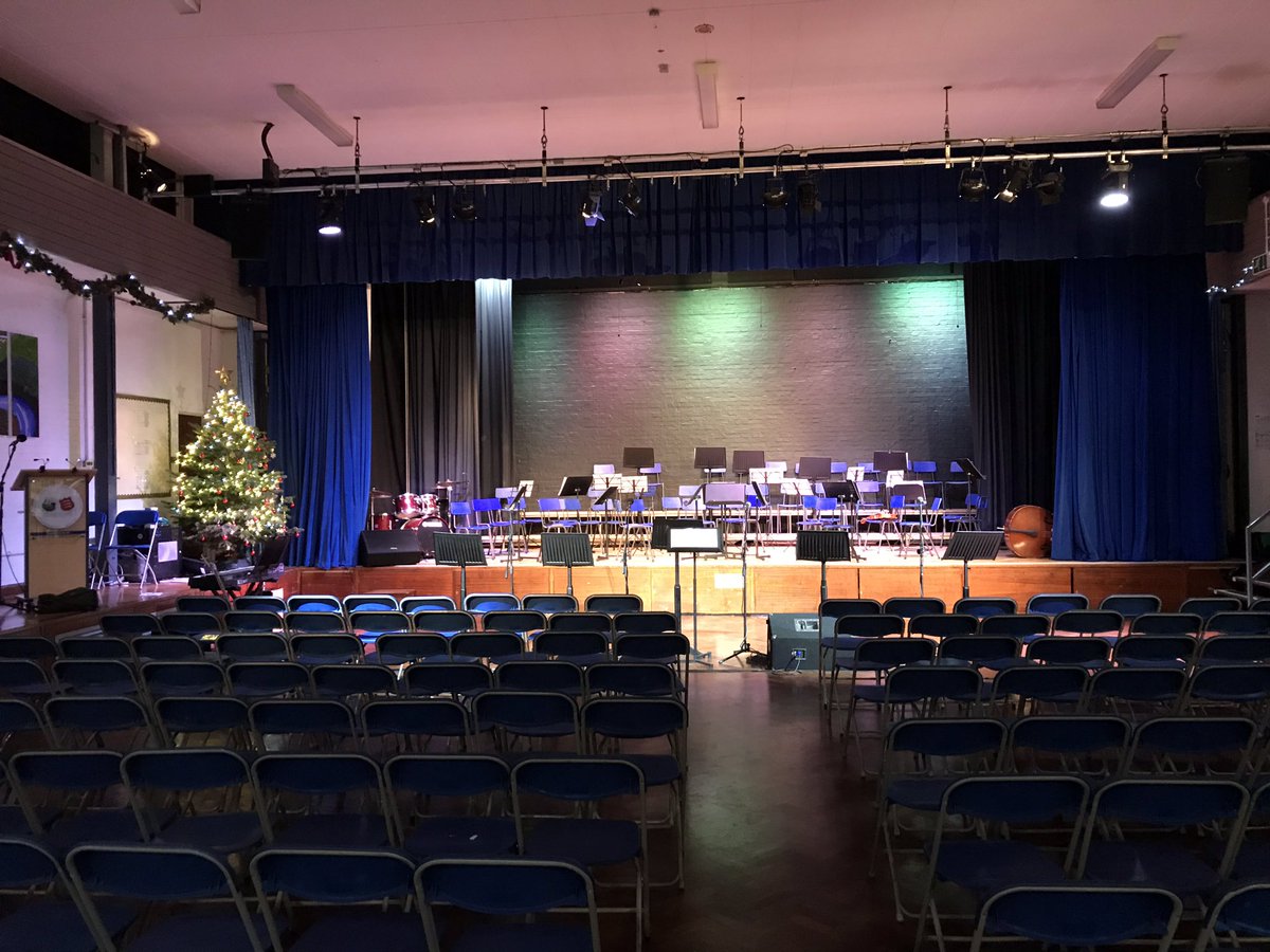 and just like that, the Christmas concert is DONE! Thanks so much to everyone involved - you were all superb tonight! We as so proud of you and wish you all a merry Christmas and a well earned rest! TMR