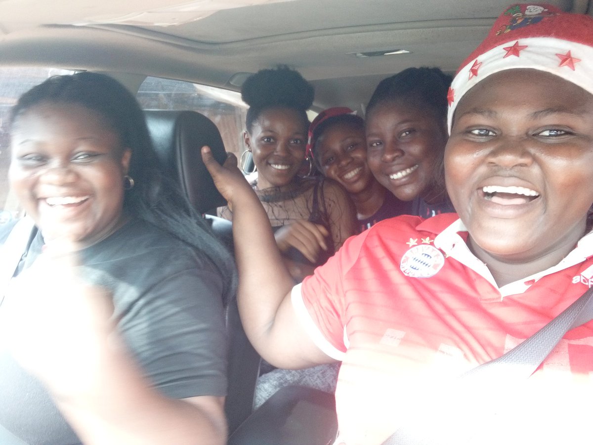 wbamzyoriginals's tweet photo. Volunteering is a thing of Joy
Pictures from last Saturday at Popo Yemoja, Ibadan
Giving back to the slum
#thegiveproject #givebacktotheslumchild  @tgpfamily https://t.co/bLWpdX3ofq