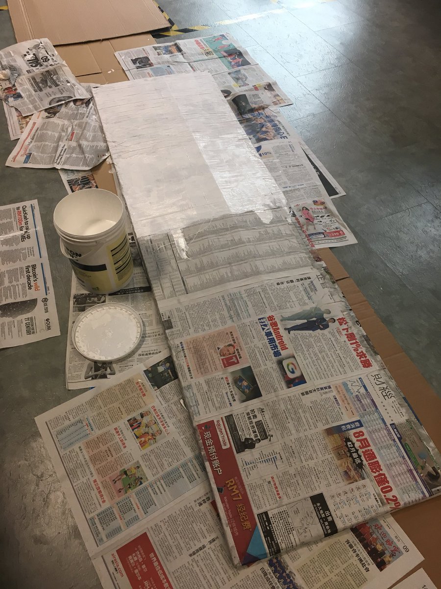 YangWkYong's tweet photo. When life gives you small brush, you go against its size and make BIG thing. Assisting @AnnaKok16 in her massive fireplace. Team collaboration project = successful #scaffolding #teamworkmakesthedreamwork https://t.co/mlmFgWacQC