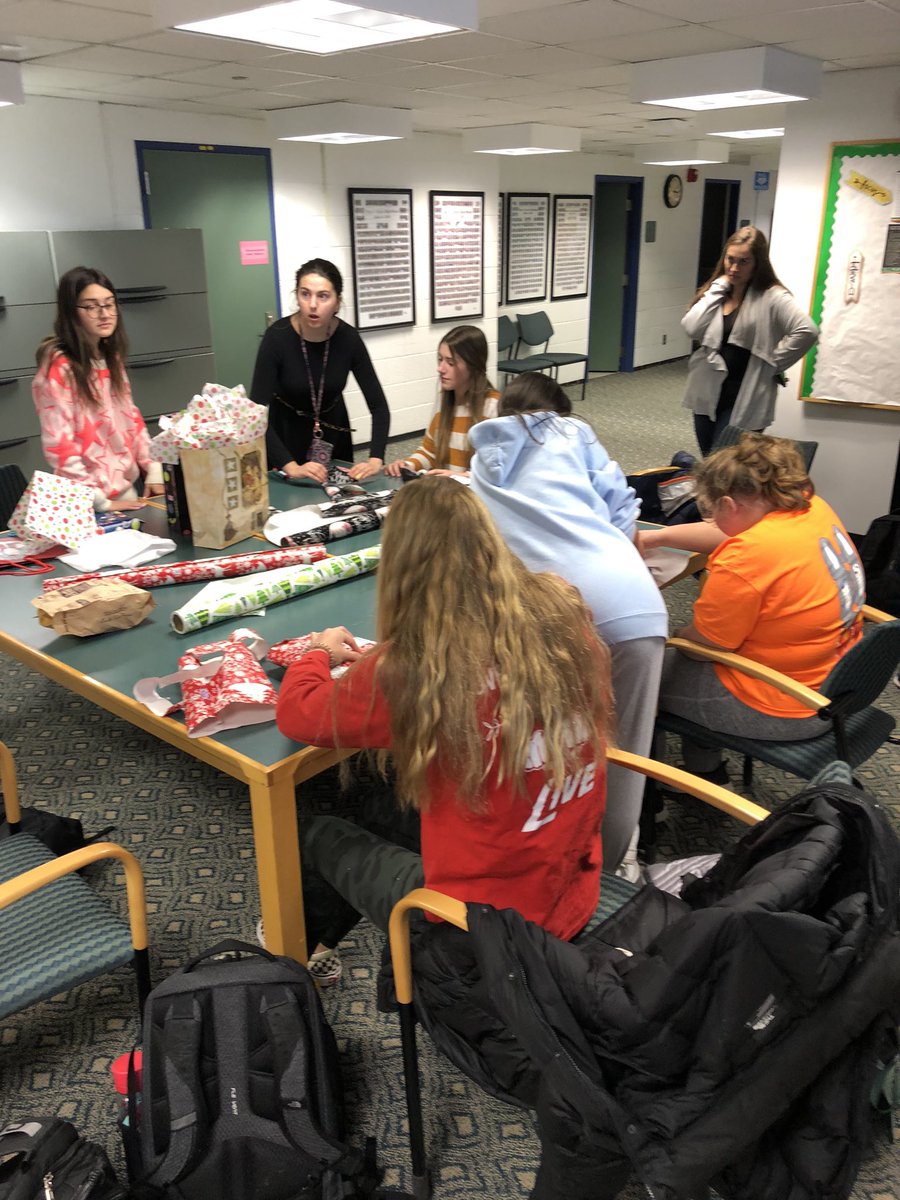 Molly Gezon tweet media