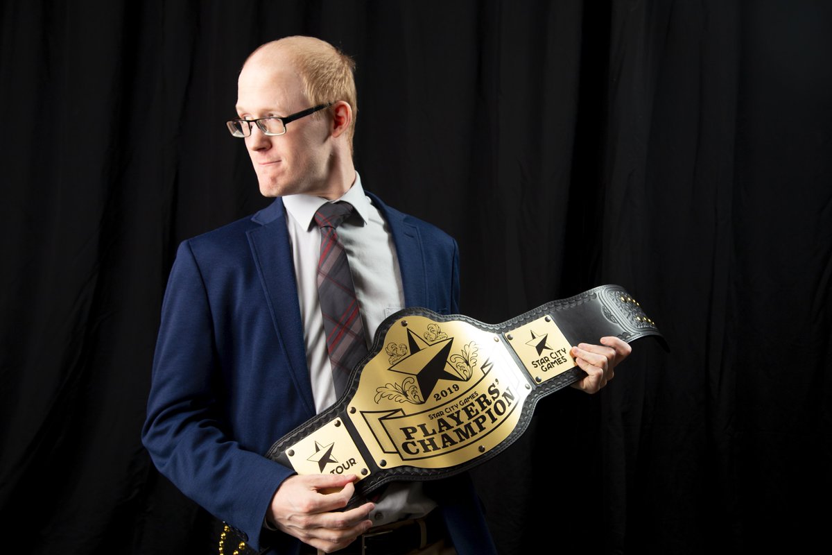 Tayter57's tweet photo. I needed to test my lighting for the winner of the #scgpc. @Nickthos didn't hesitate to help me out. #Clout https://t.co/pf3sx3SVjd