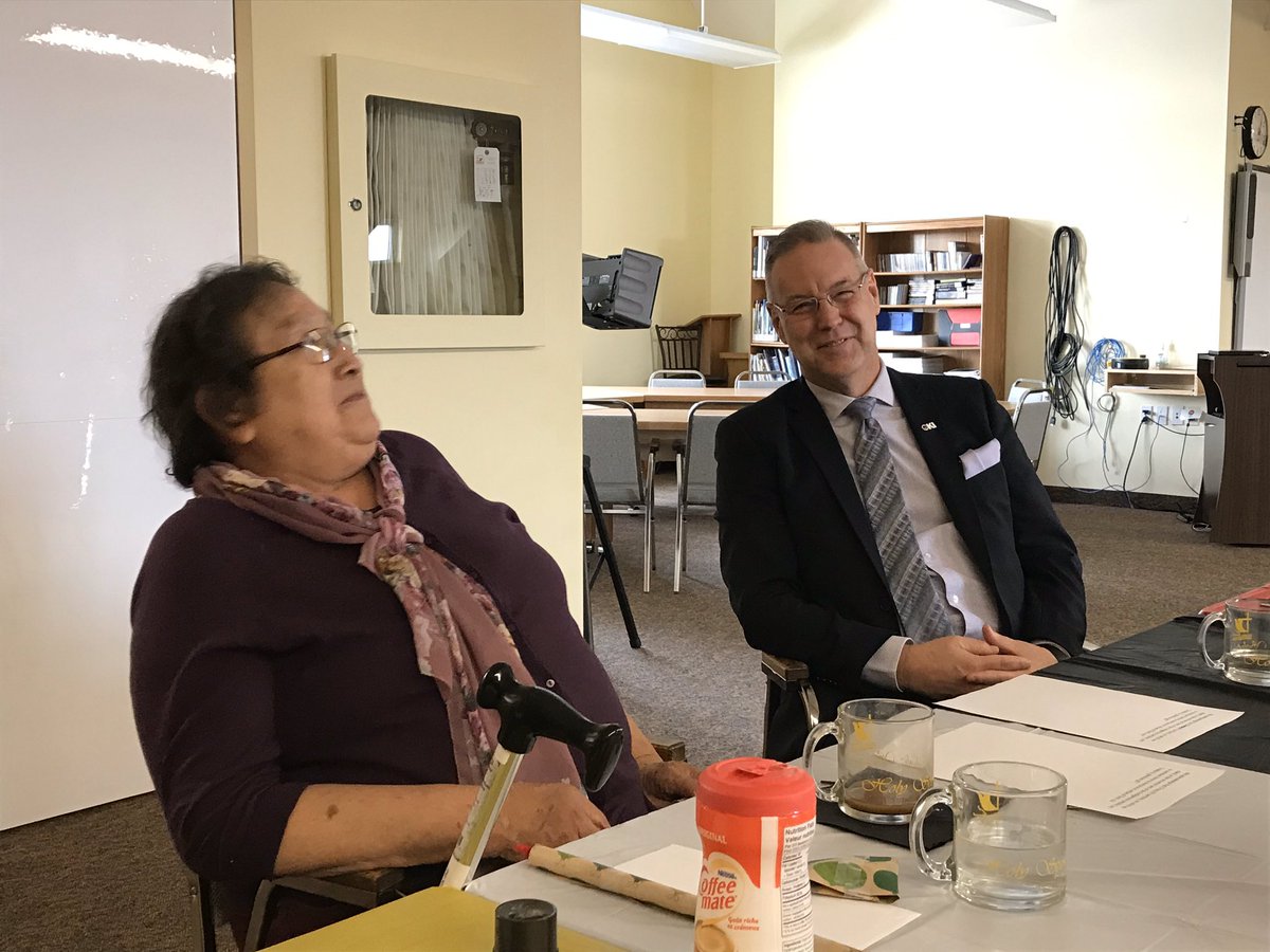 cdsmeaton's tweet image. Having a good chuckle with Elder Delphine Goodstriker at our Wisdom and Visioning Circle. It has been such a blessing to learn from Delphine these past 10+ years. She is kind, generous, loving and full of wisdom. Thank you Delphine for your ongoing support. #hs4 #abed #fnmied
