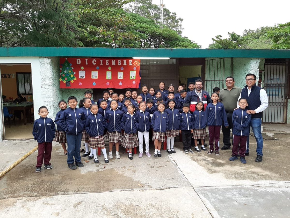 BIENESTARYUC's tweet photo. El compromiso del gobernador @MauVila es apoyar la educación, por ello continuamos entregando chamarras del programa #ImpulsoEscolar
en #Tekanto #Tahdziu #Tizimín #Tahmek #Cacalchen #Mocochá y #Sudzal, beneficiarán a más de 208,000 niñas y niños estudiantes de primarias públicas https://t.co/HnjyJfuTO6
