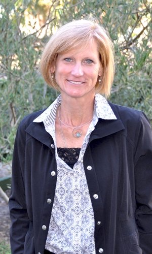 FieldingGradU's tweet image. UCSB professor Dr. Heidi Zetzer discusses #ParallelProcess in #Psychotherapy &amp;amp; Supervision at a free public event hosted by Fielding&apos;s Alonso Center for #Psychodynamic Studies during Winter Session: 7-8:30 pm Jan. 15 @ the Hilton Santa Barbara.