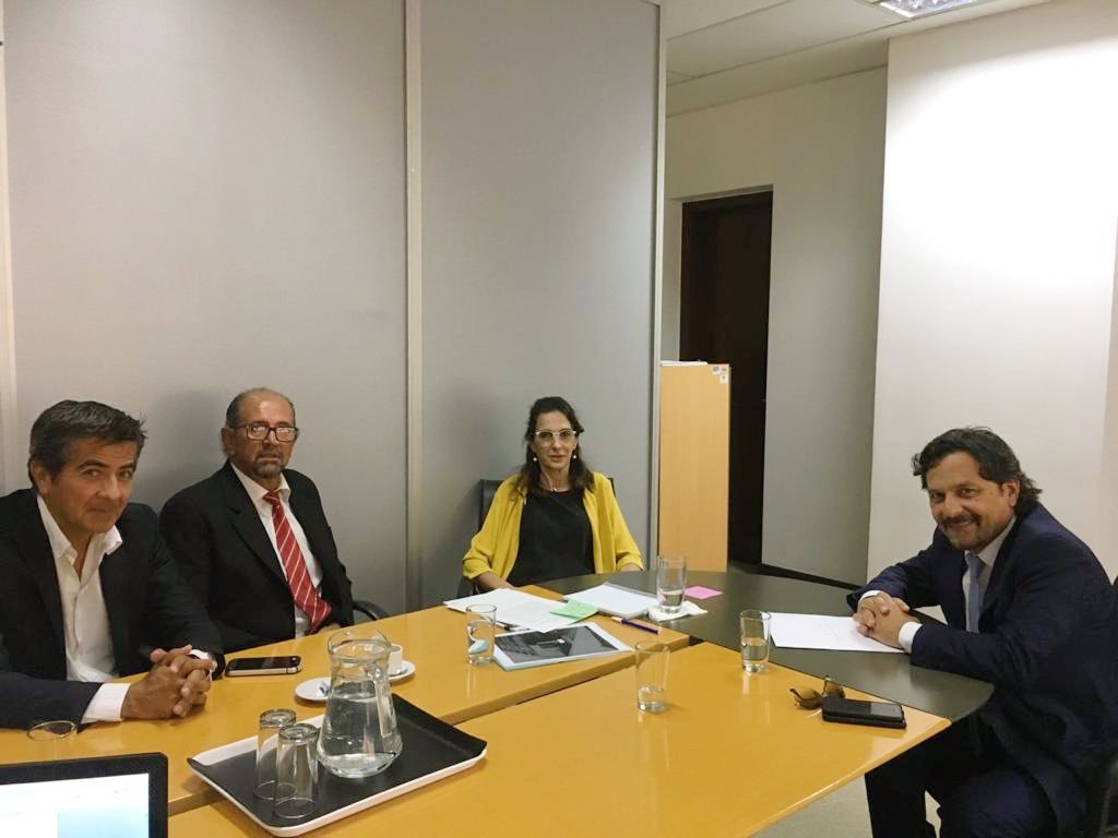 Nos reunimos con la ministra de Desarrollo Territorial y Hábitat de la Nación, <a href="/MariaEBielsaOk/">María Eugenia Bielsa</a>. Coincidimos en la necesidad de trabajar de manera conjunta en beneficio de todos los salteños.