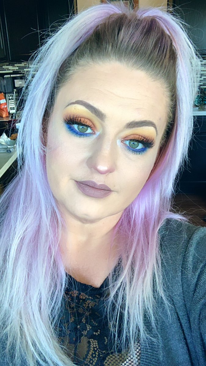Redwine1979's tweet photo. Pop of blue #bluebloodpallet orange from #colourpop yes please pallet lips #doseofcolors in sleepless highlight and blush #natashadenona diamonds and glow #makeupaddict #makeup #makeupjunkie #makeuplover #orangemakeup #makeplook #makeupaddiction https://t.co/k45K4y4q2y