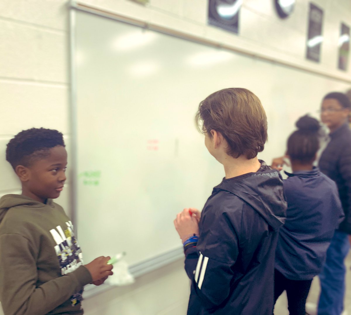 DFlowLeads's tweet photo. Students w Ms. Jones were starting the day by discussing strategies & getting help when they needed it. I am grateful for the intentional support and sweet smiles along the way @ugm_hcs #Wolverinefor13 #ExpectSupportHCS https://t.co/lmsfry6H4I