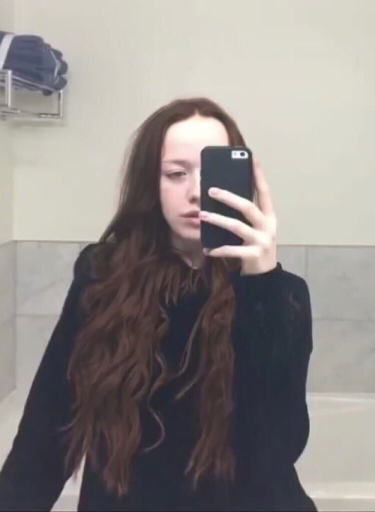 elmikebesties's tweet photo. this is ab with brown hair that’s it that’s the tweet @AmybethMcnulty #renewannewithane https://t.co/VSJGT0wox4