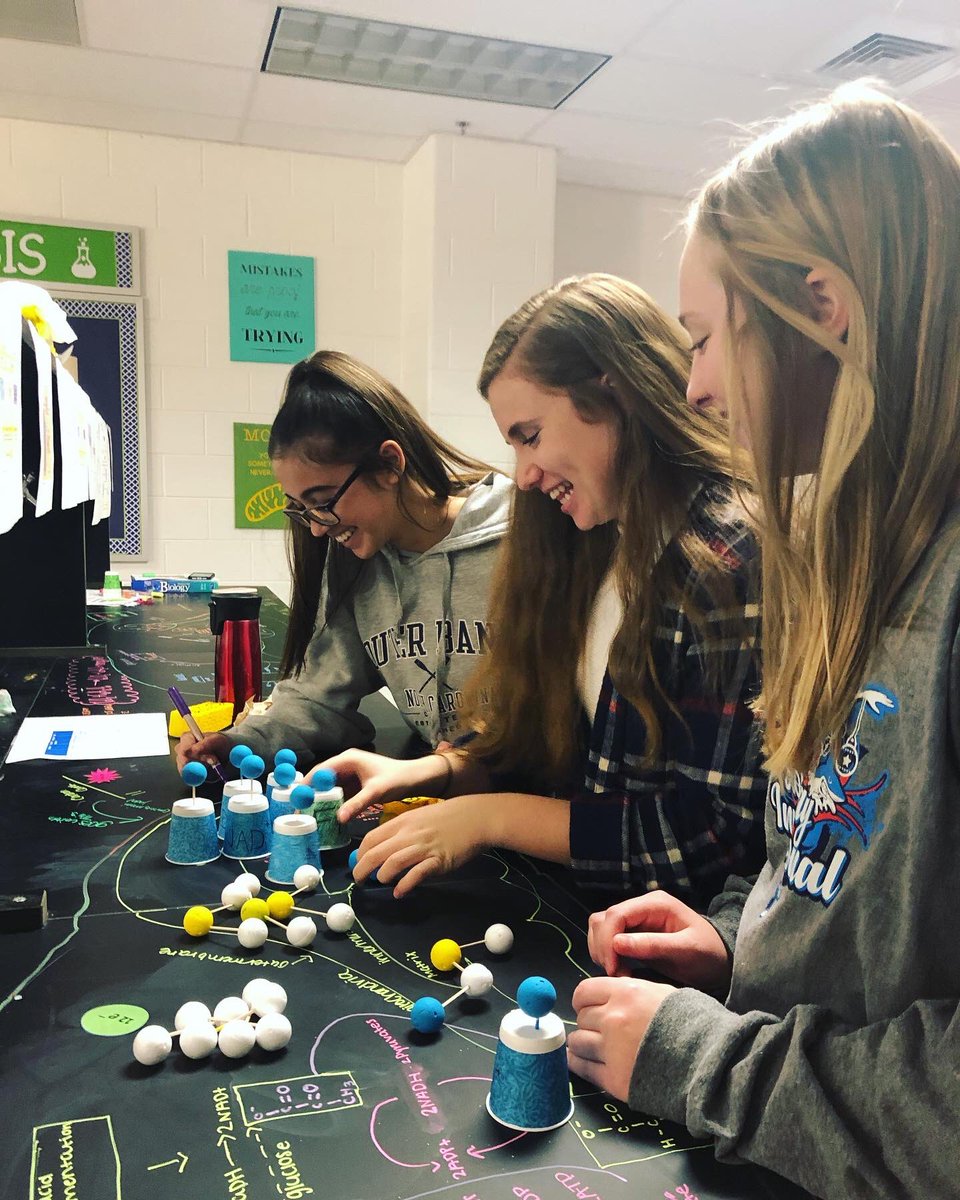 marcleblanceth's tweet photo. Some of my wonderful research students modeling cellular respiration in muscle cells👩🏼‍🔬💪🏼 @ChampeTweets https://t.co/y3IUKRe3BZ