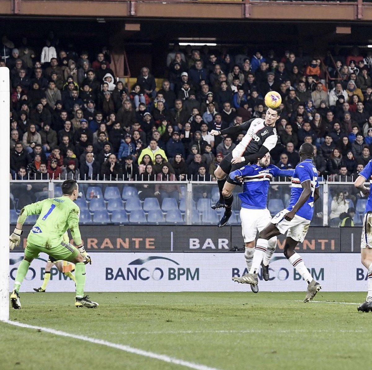 Mount Bank Improve to manage Cristiano Ronaldo on Twitter: "CR7 AIR JORDAN!!✈️😅 #forzajuve #finoallafine https://t.co/rXvhu08qIs" / Twitter Mount Bank Improve to manage Cristiano Ronaldo on Twitter: "CR7 AIR JORDAN!!✈️😅 #forzajuve #finoallafine https://t.co/rXvhu08qIs" / Twitter