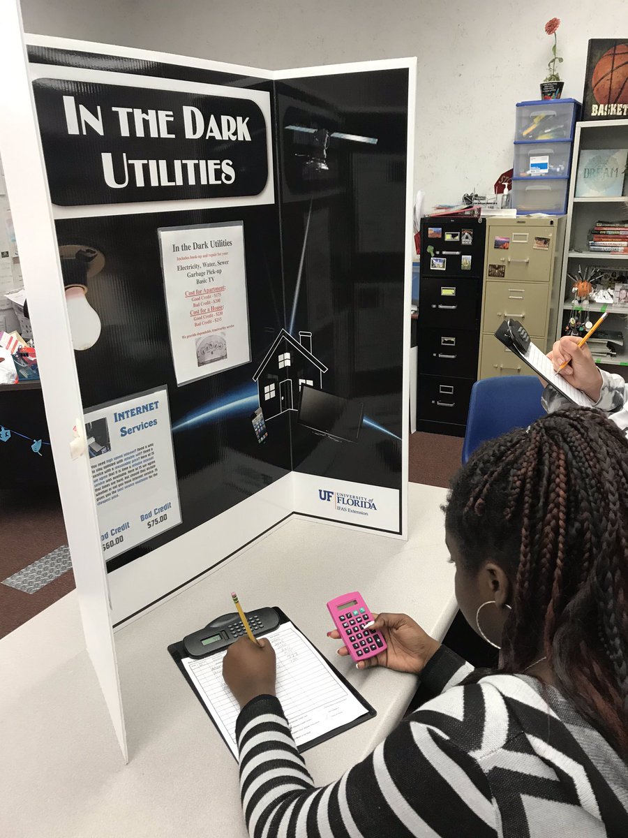 rozmccaleb's tweet photo. Students had an interactive, hands-on REAL LIFE experience today learning about how quickly a paycheck dwindles with household expenses. Not too many were thrilled at the end of the activity! :D (Holiday expenses were included as well! )#h102 @SjthsC #whenispayday https://t.co/F5SHeJSXJC
