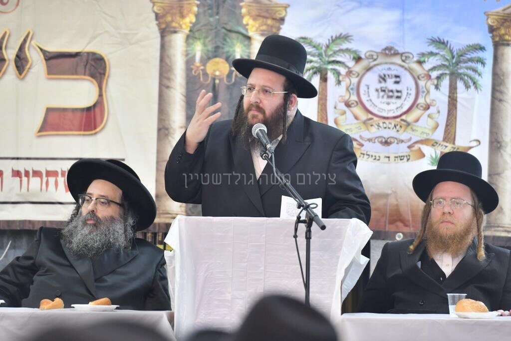 HQSatmar's tweet photo. Pics of Satmar gatherings in the #Holyland in the cities of #Jerusalem #BneiBrak and #BethShemesh who are celebrating tonight’s #SatmarEvent #21kislev #ChufAlefKislev with notable guest speakers from around the world. In Jerusalem Satmar President Usher Z. Lev from #London Spoke https://t.co/Andy1iknH0
