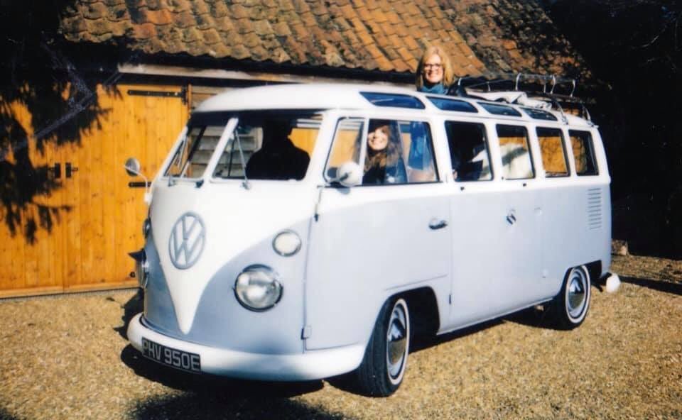 essex_crime's tweet photo. โ๏ธPLEASE SHAREโ๏ธ@UKBountyhunter
Last night our 1967 splitscreen screen Devon campervan (RHD) was stolen in Dagenham, LONDON. Registration is PHV 950E
CRIME REFERENCE NUMBER: 5122859/19
#findray #campervan #splitscreencamper #stolen #stolenvan #stolencampercan #volkswagen #vw https://t.co/641WTYYCNS