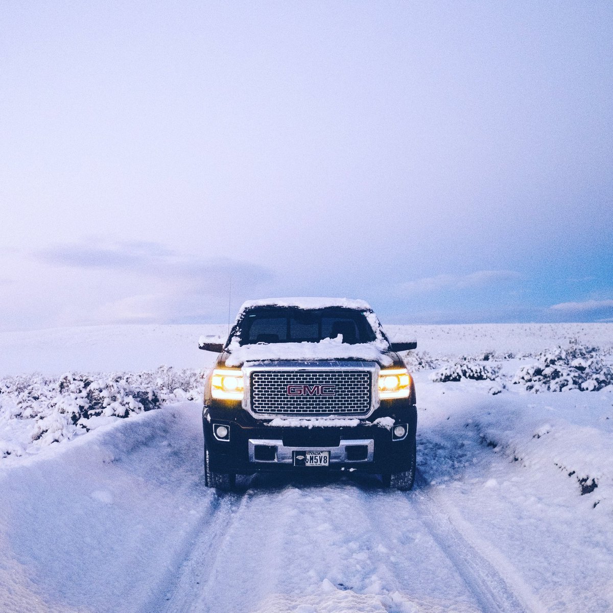 CANetiquette's tweet photo. Hop on over to Instagram to read all about winter driving etiquette at canadianetiquette.  #winterdriving https://t.co/InFMDcb0to