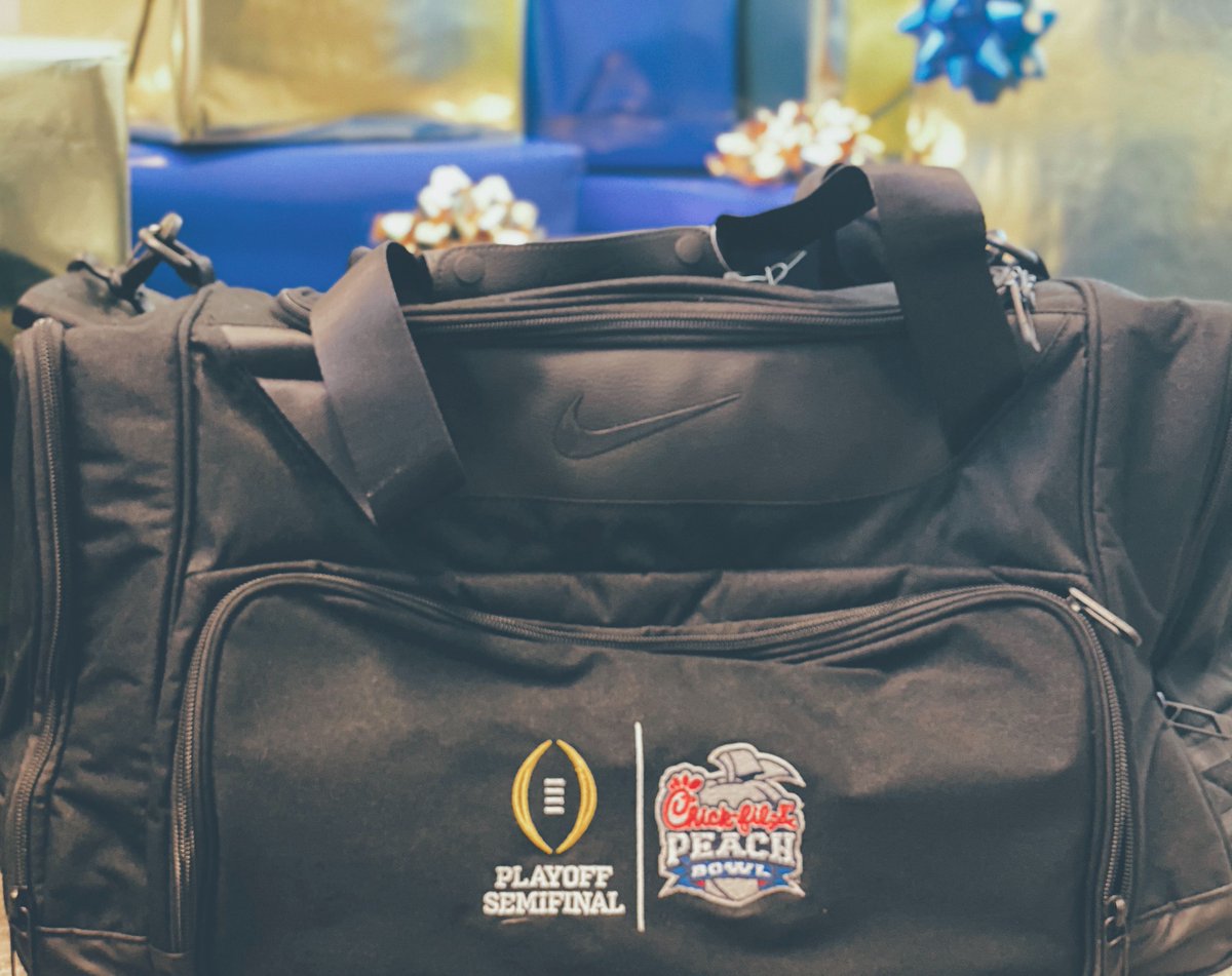 Headed to town for the #CFAPeachBowl? We packed a bag for you. Our fifth 🎁 has a few surprises inside. 

RT this tweet for your chance to win!