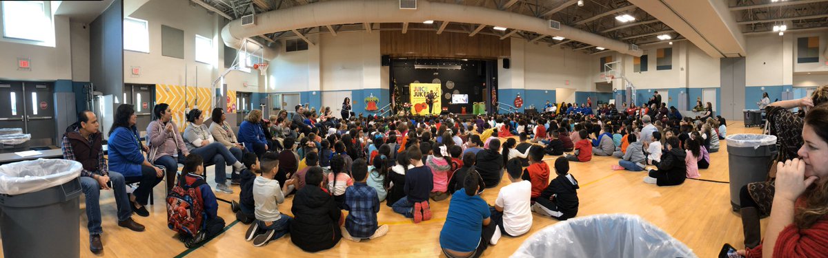 MsPlovesbooks16's tweet photo. Thanks so much, The Juicebox Jukebox for making the world a better and kinder place. #BISDpride #freeportstrong @JuiceboxTweet https://t.co/VqGlOP5wwN