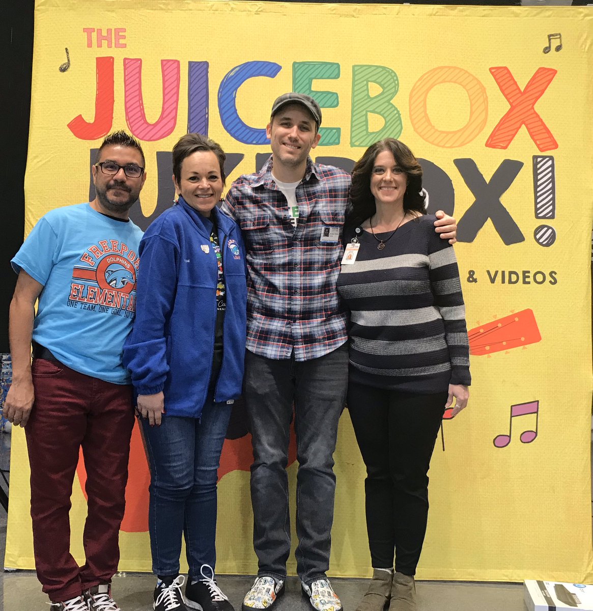 MsPlovesbooks16's tweet photo. Thanks so much, The Juicebox Jukebox for making the world a better and kinder place. #BISDpride #freeportstrong @JuiceboxTweet https://t.co/VqGlOP5wwN