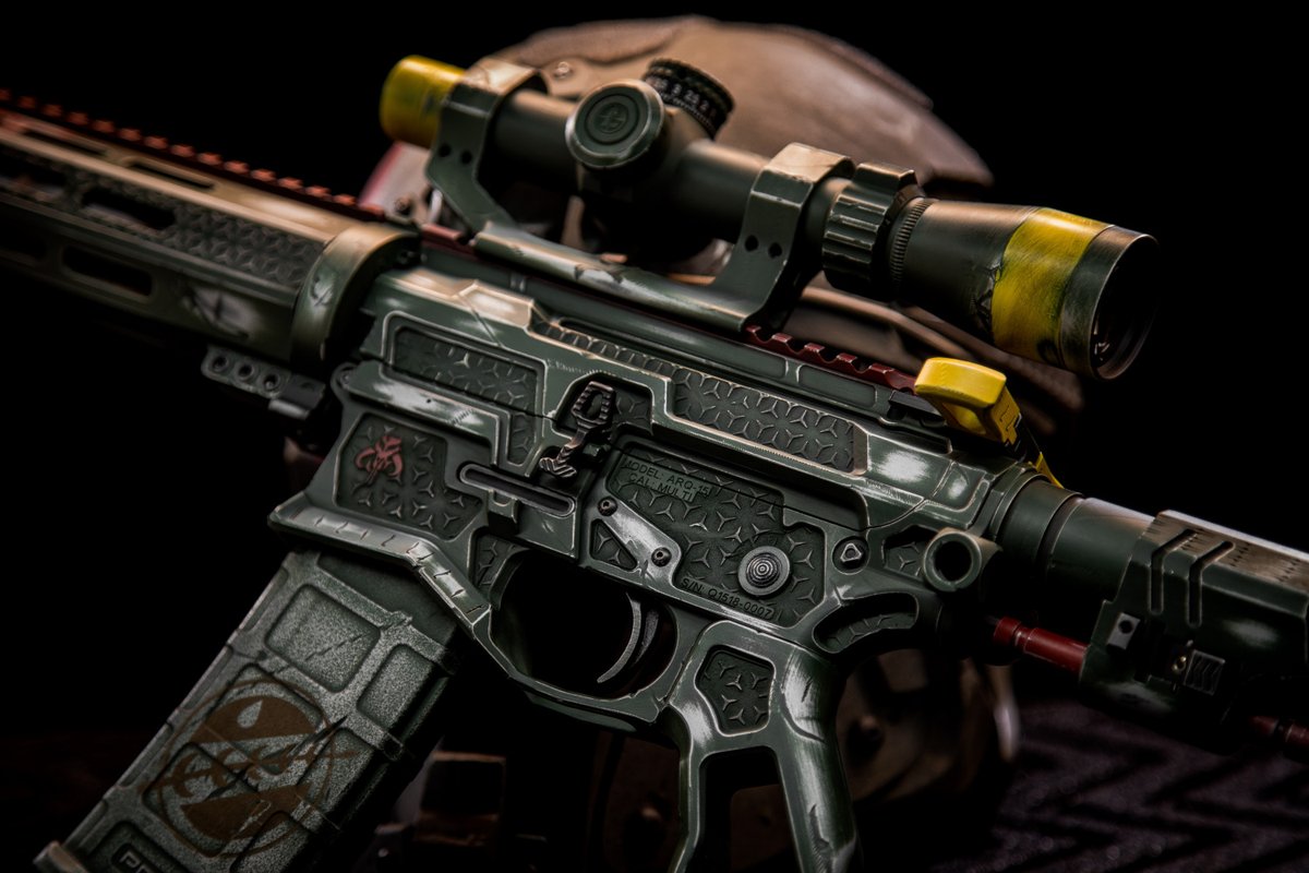 The Mandalorian Fett Blaster - AR 15 build Nice! 